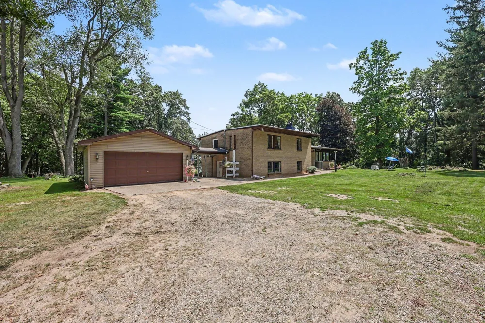 8550 Meridian Road Henrietta Township, MI 49272