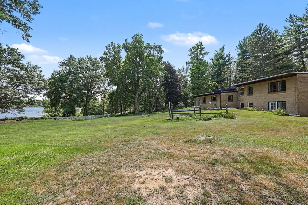 8550 Meridian Road Henrietta Township, MI 49272
