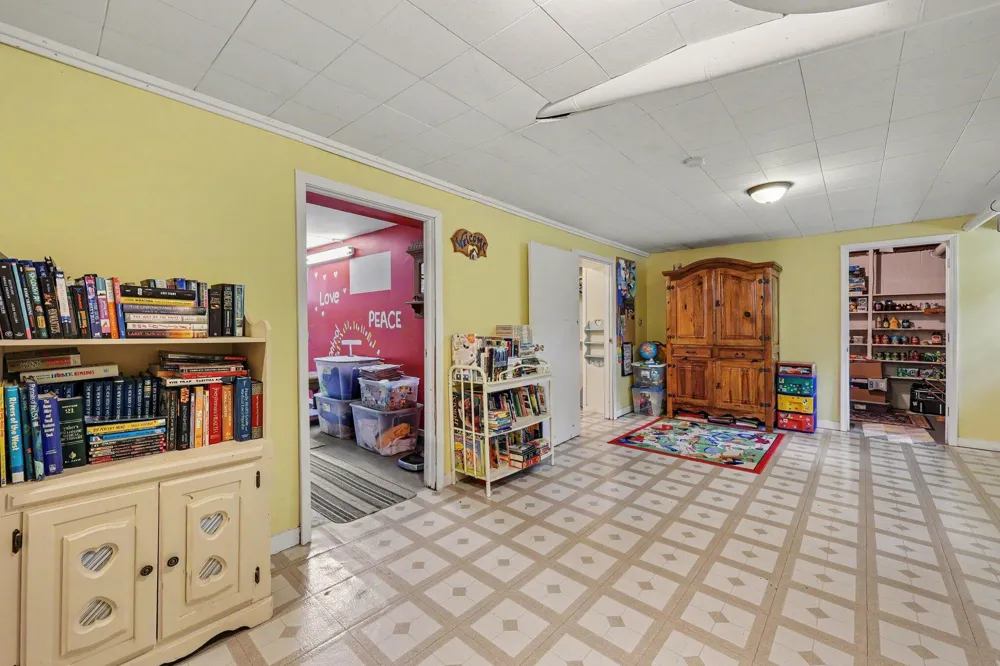 8550 Meridian Road Henrietta Township, MI 49272