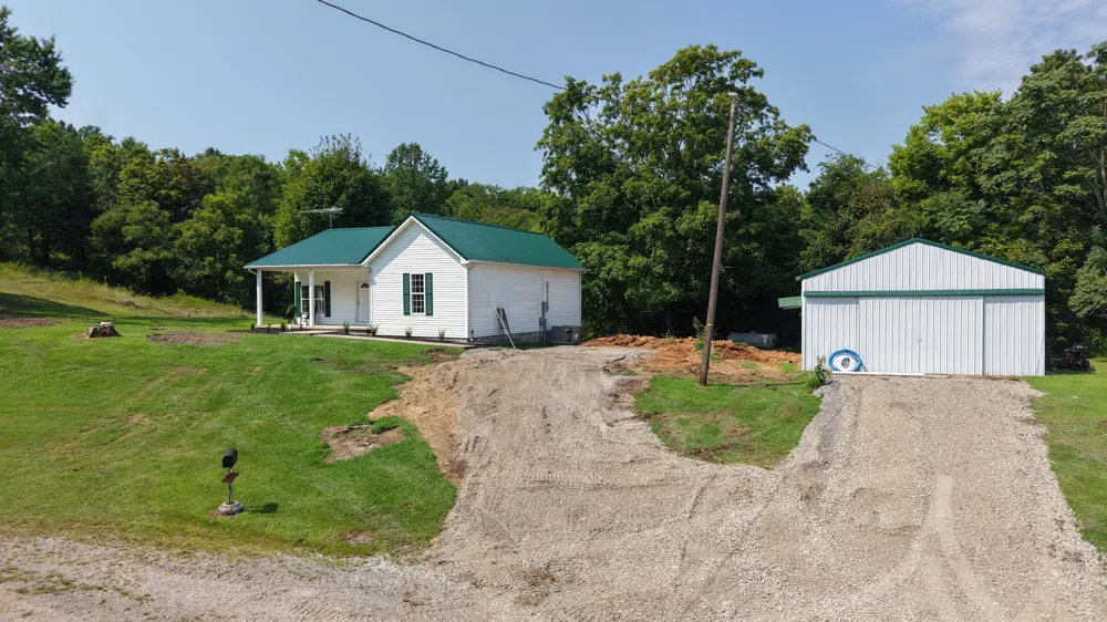 194 Davenport Ln Lafayette, TN 37083