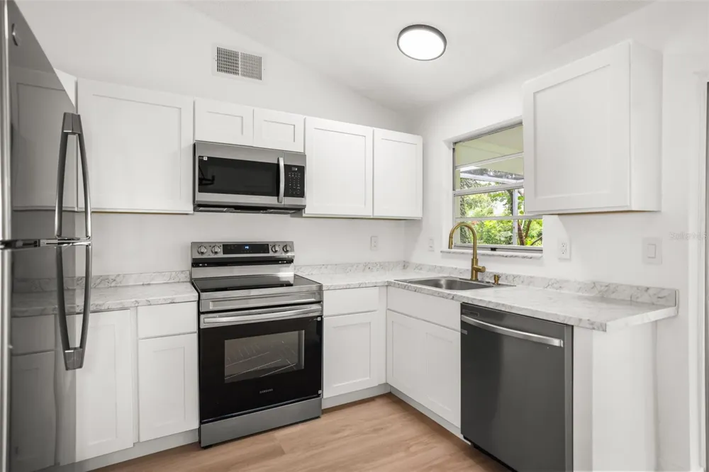 3261 LA VERNE COURT New Port Richey, FL 34655