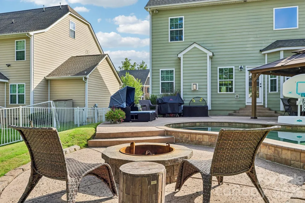 3812 Litchfield Drive Waxhaw, NC 28173