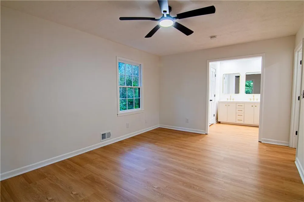 4877 Alpine Dr SW Lilburn, GA 30047