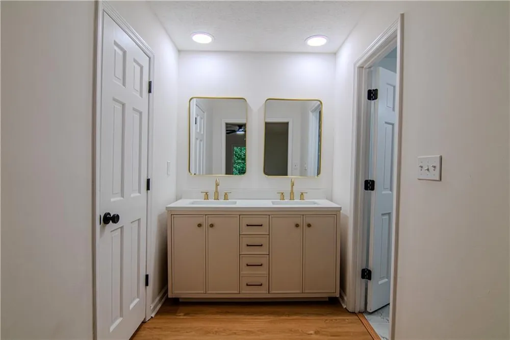4877 Alpine Dr SW Lilburn, GA 30047