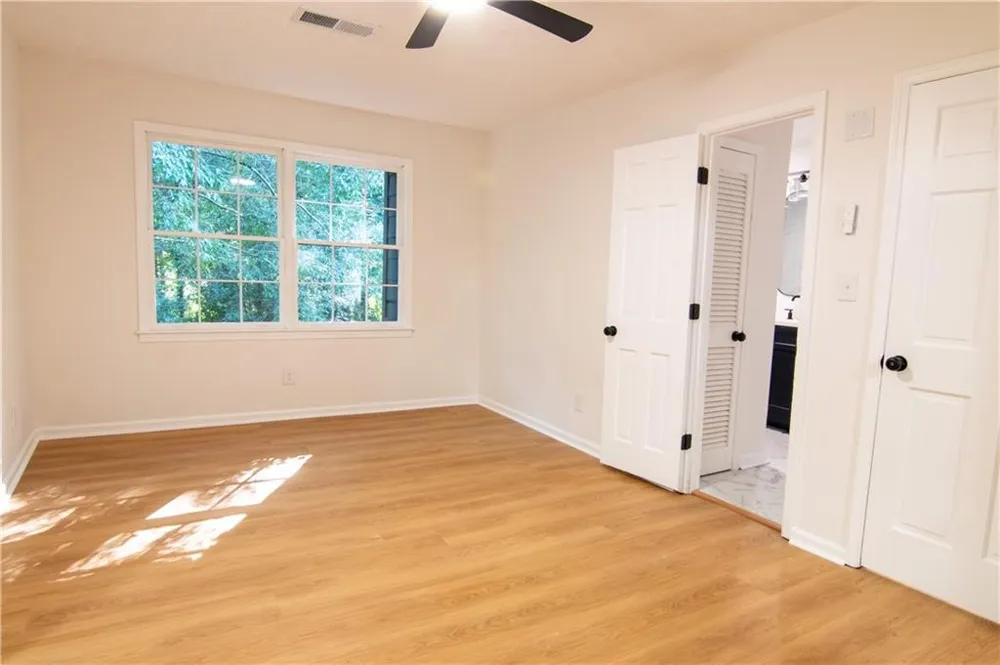 4877 Alpine Dr SW Lilburn, GA 30047