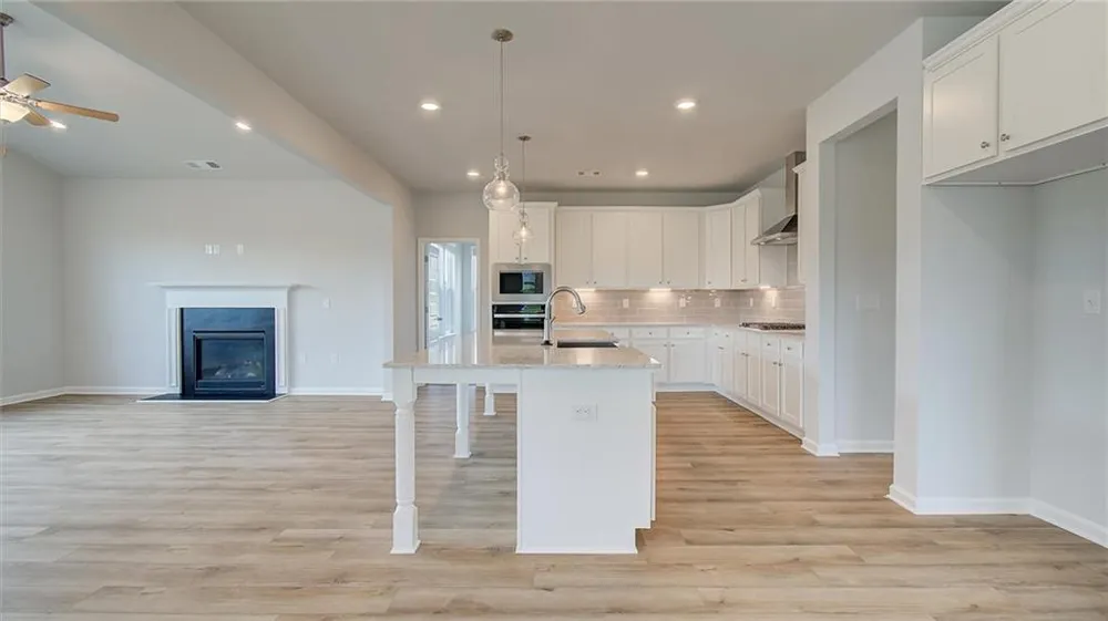 536 Redcrest Drive Locust Grove, GA 30248