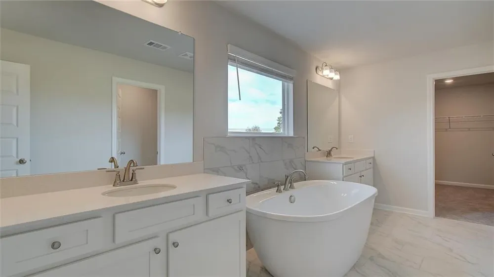 536 Redcrest Drive Locust Grove, GA 30248