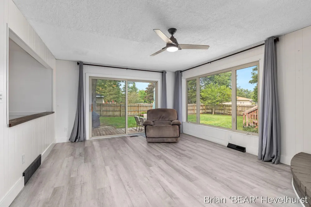 7520 Windgate Drive Jenison, MI 49428