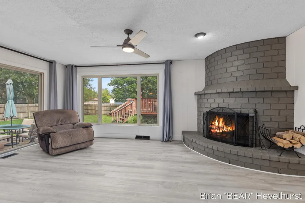 7520 Windgate Drive Jenison, MI 49428