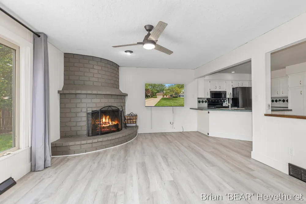 7520 Windgate Drive Jenison, MI 49428