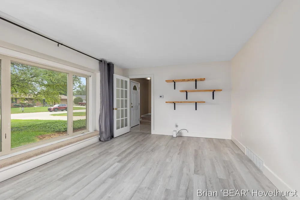 7520 Windgate Drive Jenison, MI 49428