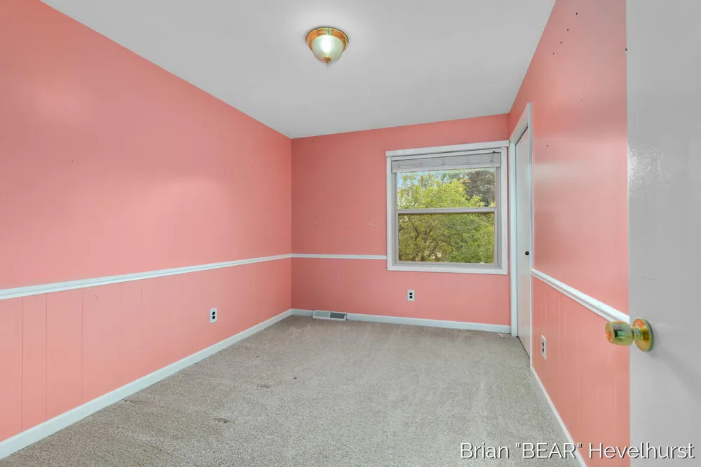 7520 Windgate Drive Jenison, MI 49428