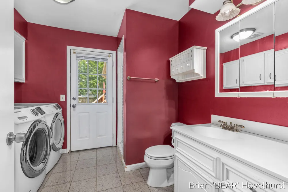 7520 Windgate Drive Jenison, MI 49428