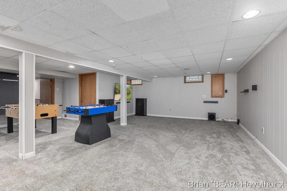 7520 Windgate Drive Jenison, MI 49428