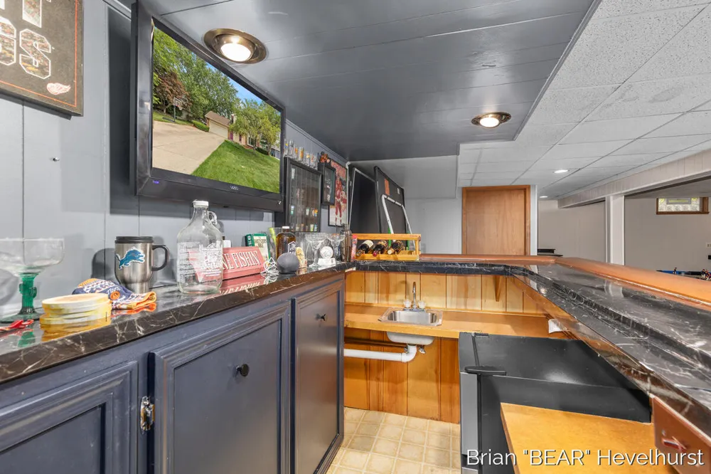 7520 Windgate Drive Jenison, MI 49428
