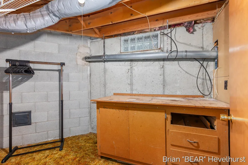 7520 Windgate Drive Jenison, MI 49428