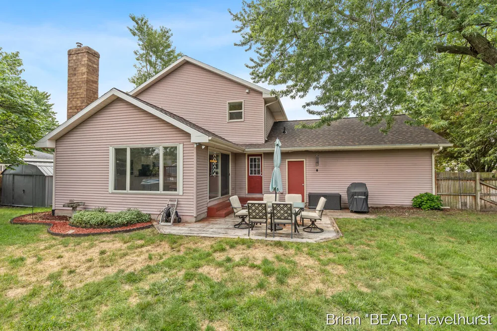 7520 Windgate Drive Jenison, MI 49428