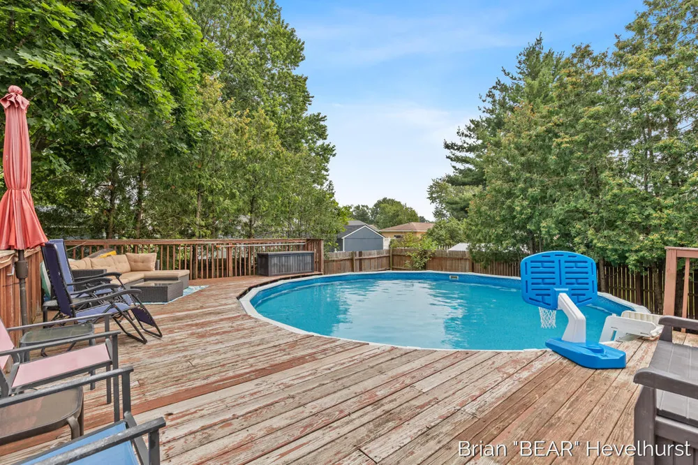 7520 Windgate Drive Jenison, MI 49428