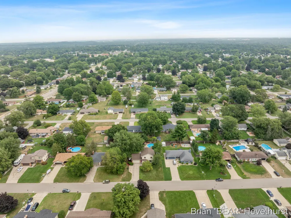 7520 Windgate Drive Jenison, MI 49428