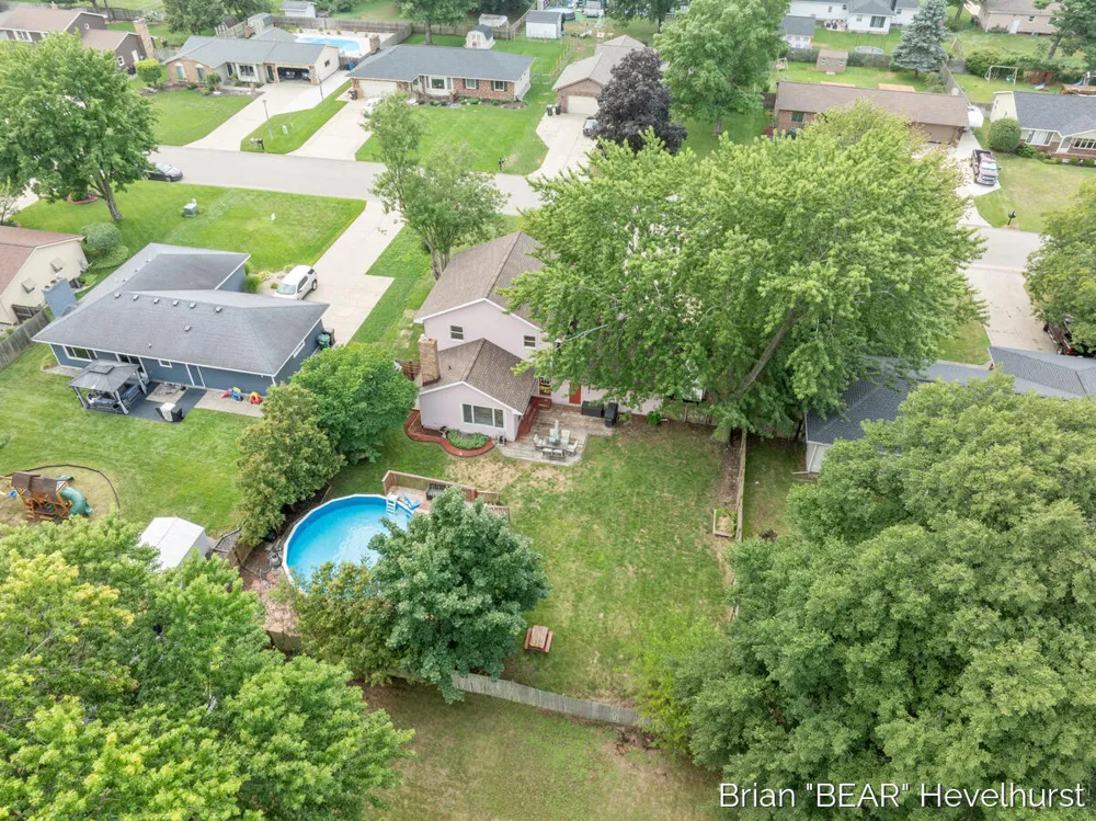 7520 Windgate Drive Jenison, MI 49428