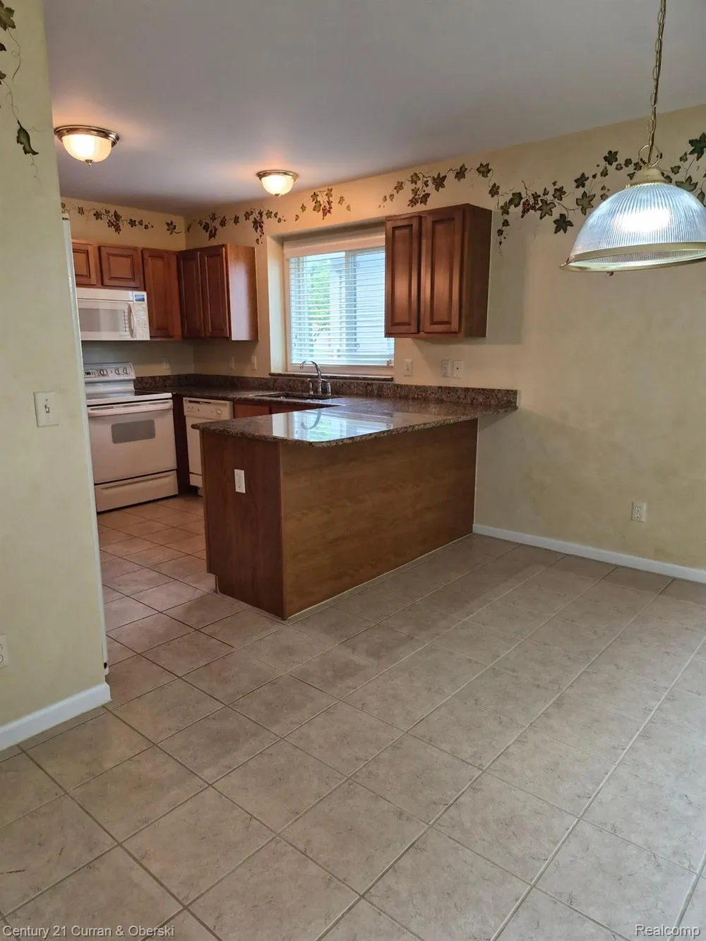 6123 Lochmore Drive #71 Commerce Charter Township, MI 48382