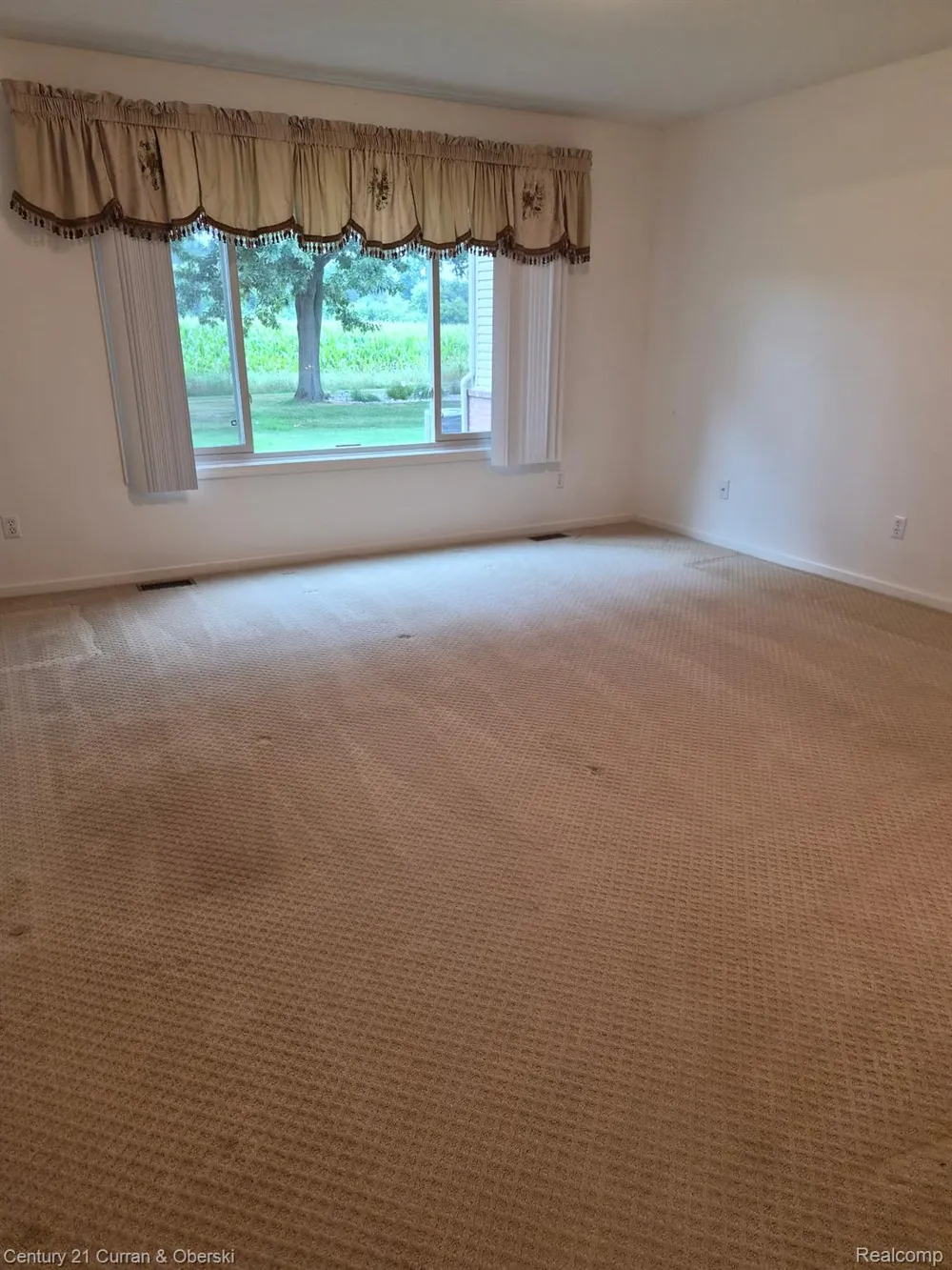 6123 Lochmore Drive #71 Commerce Charter Township, MI 48382