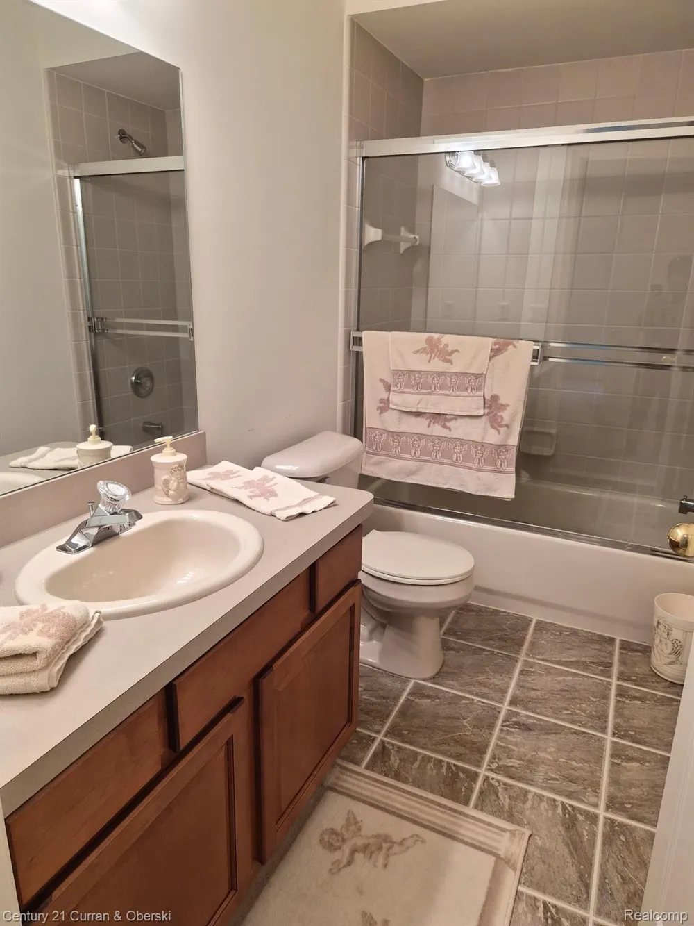 6123 Lochmore Drive #71 Commerce Charter Township, MI 48382