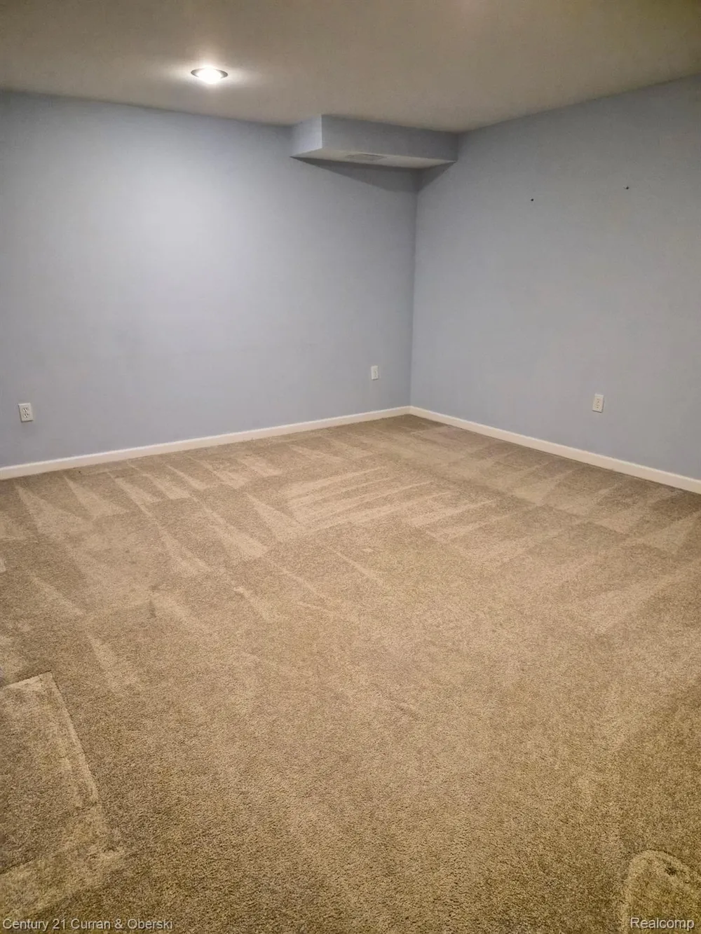 6123 Lochmore Drive #71 Commerce Charter Township, MI 48382