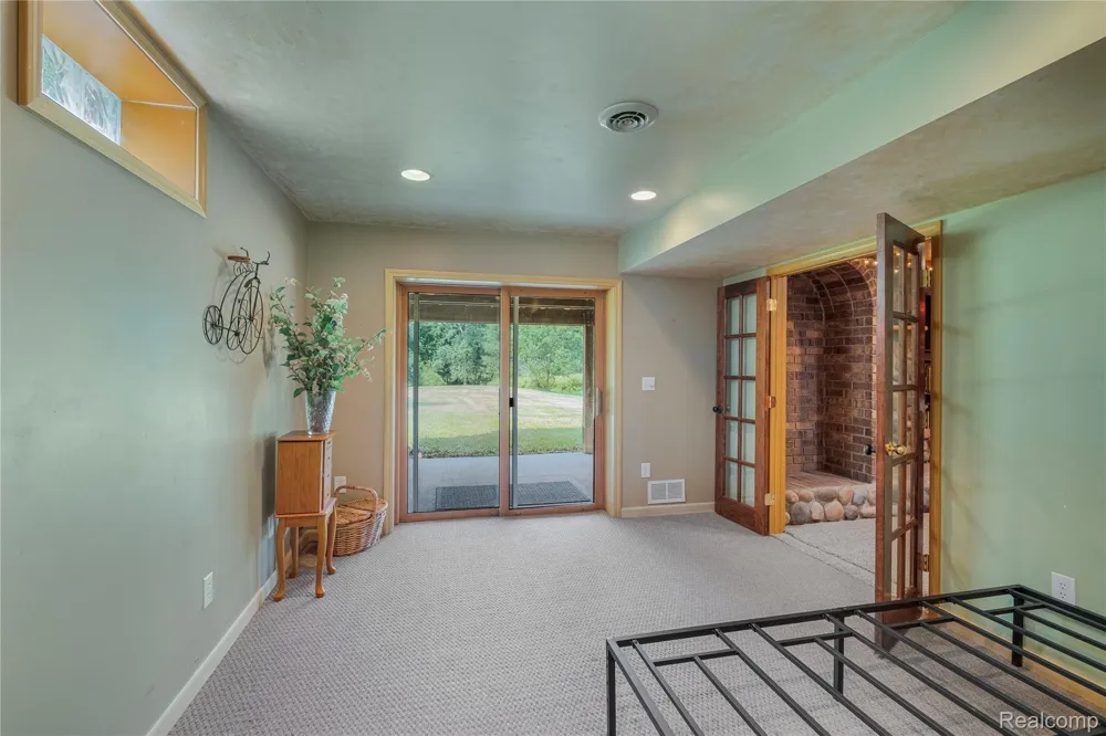 6776 Farley Road Putnam Township, MI 48169