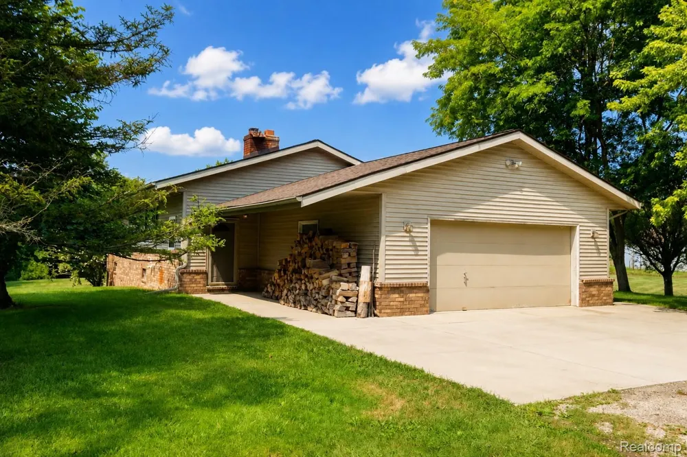 6776 Farley Road Putnam Township, MI 48169