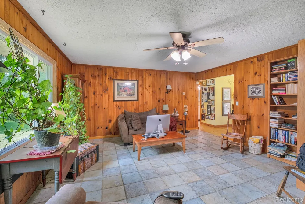 6776 Farley Road Putnam Township, MI 48169