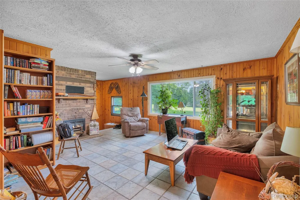 6776 Farley Road Putnam Township, MI 48169