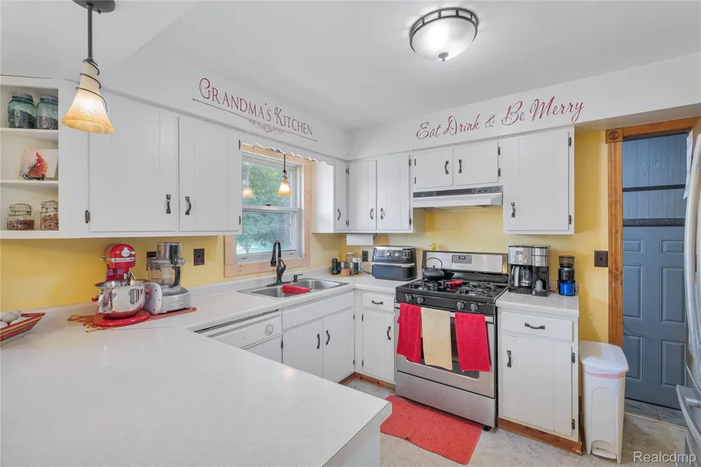 6776 Farley Road Putnam Township, MI 48169