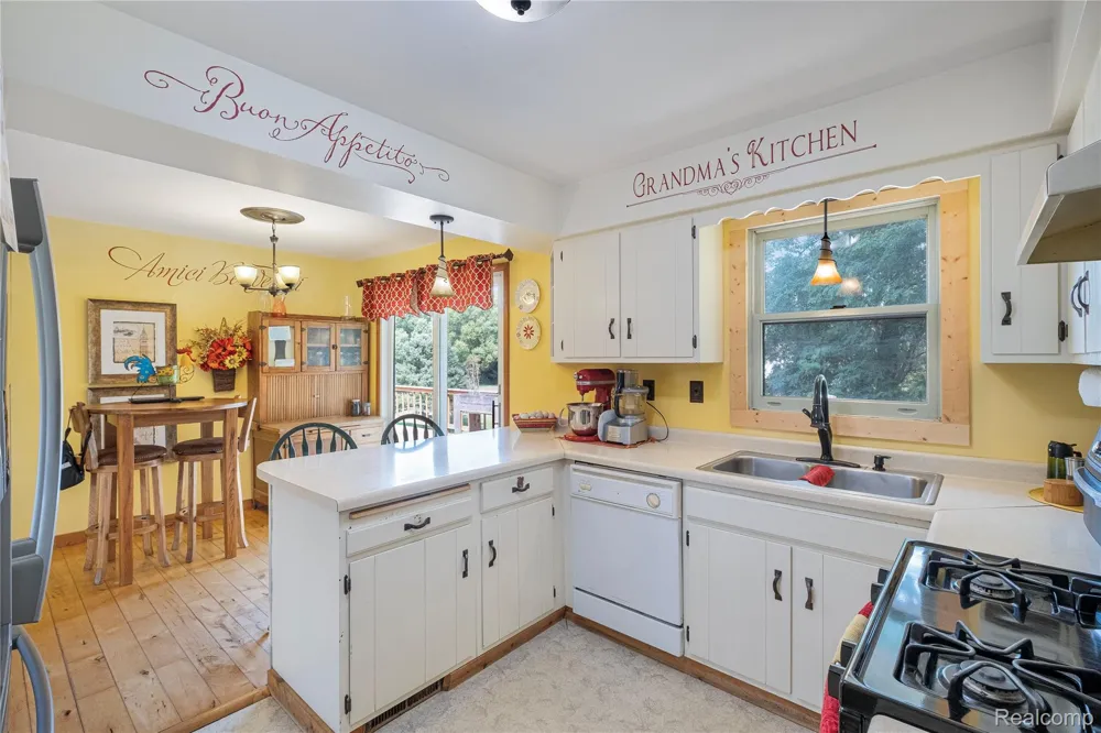 6776 Farley Road Putnam Township, MI 48169