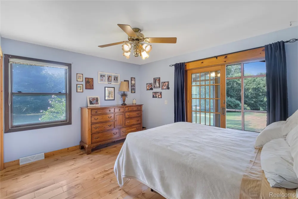 6776 Farley Road Putnam Township, MI 48169