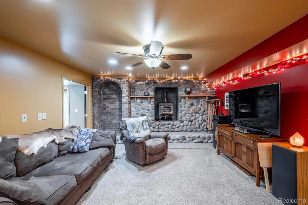 6776 Farley Road Putnam Township, MI 48169