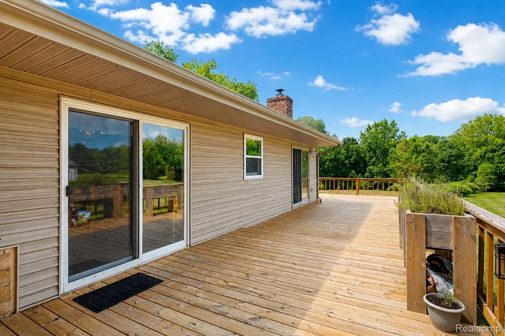 6776 Farley Road Putnam Township, MI 48169