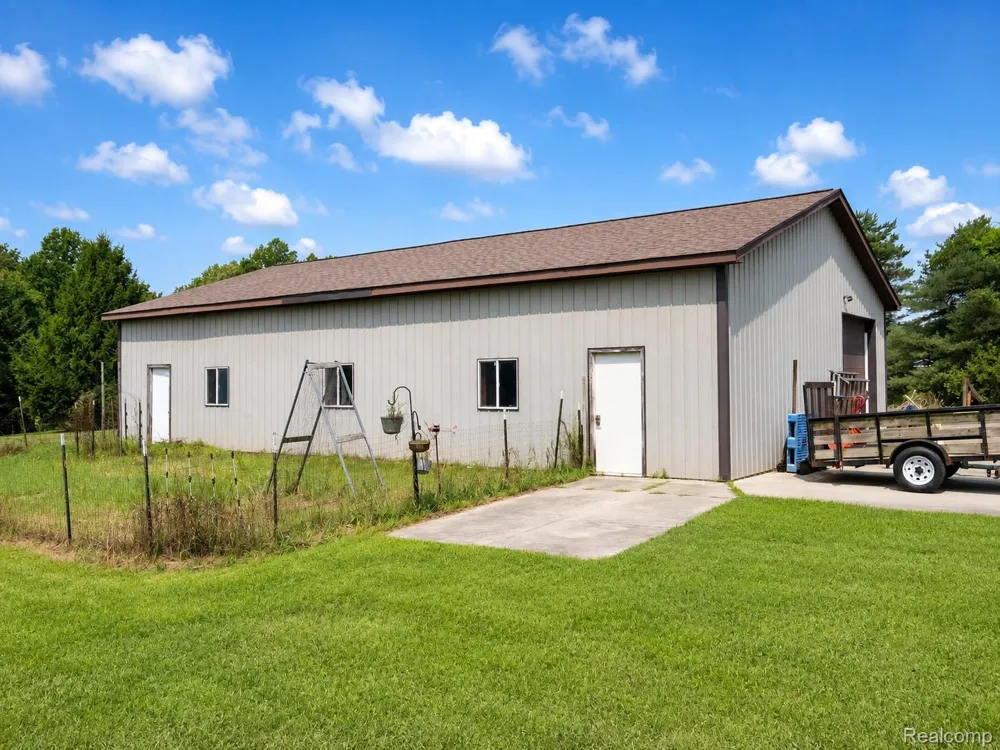 6776 Farley Road Putnam Township, MI 48169