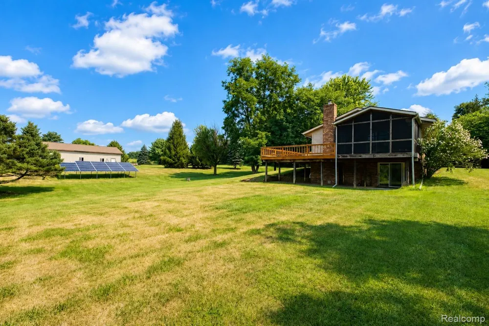 6776 Farley Road Putnam Township, MI 48169