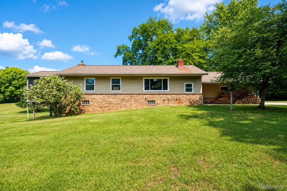 6776 Farley Road Putnam Township, MI 48169