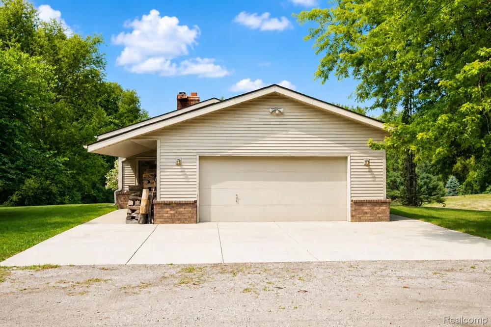 6776 Farley Road Putnam Township, MI 48169