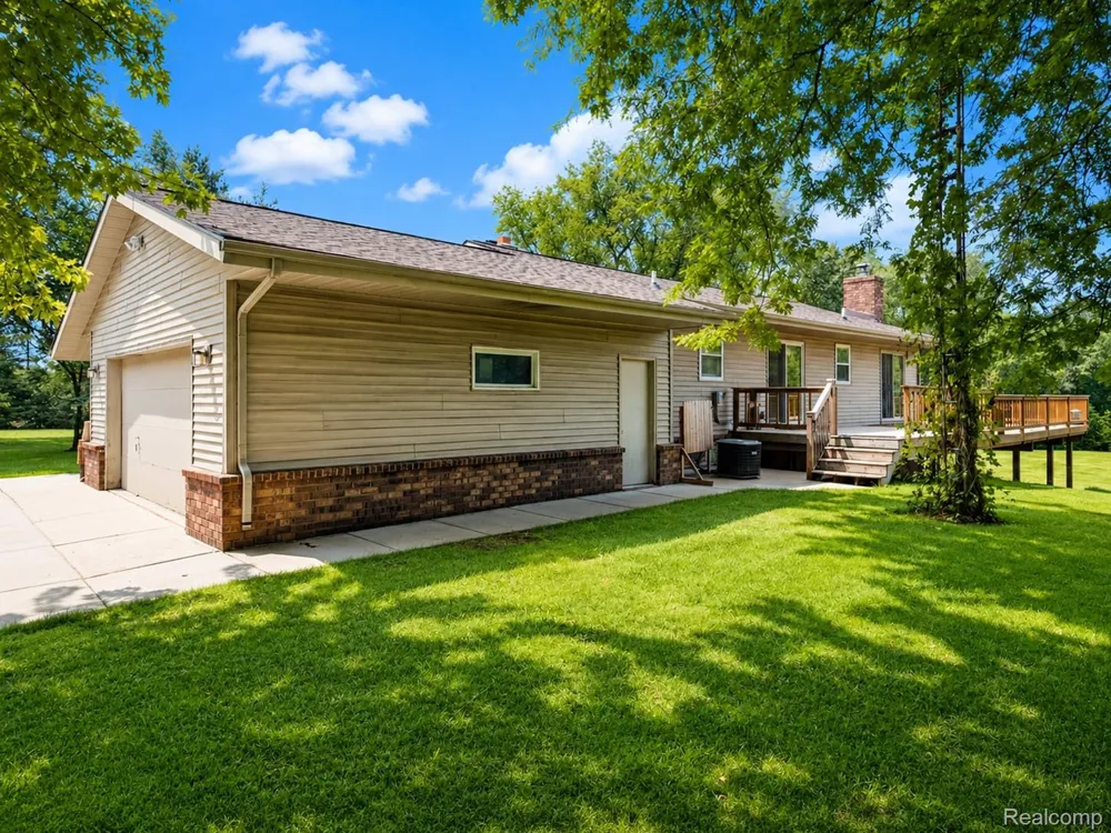 6776 Farley Road Putnam Township, MI 48169