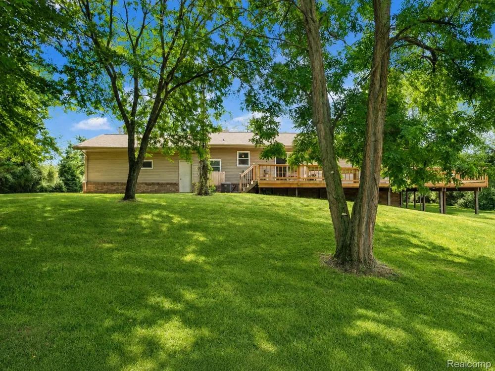 6776 Farley Road Putnam Township, MI 48169