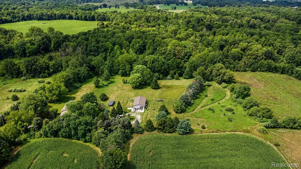 6776 Farley Road Putnam Township, MI 48169
