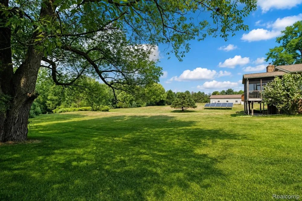 6776 Farley Road Putnam Township, MI 48169