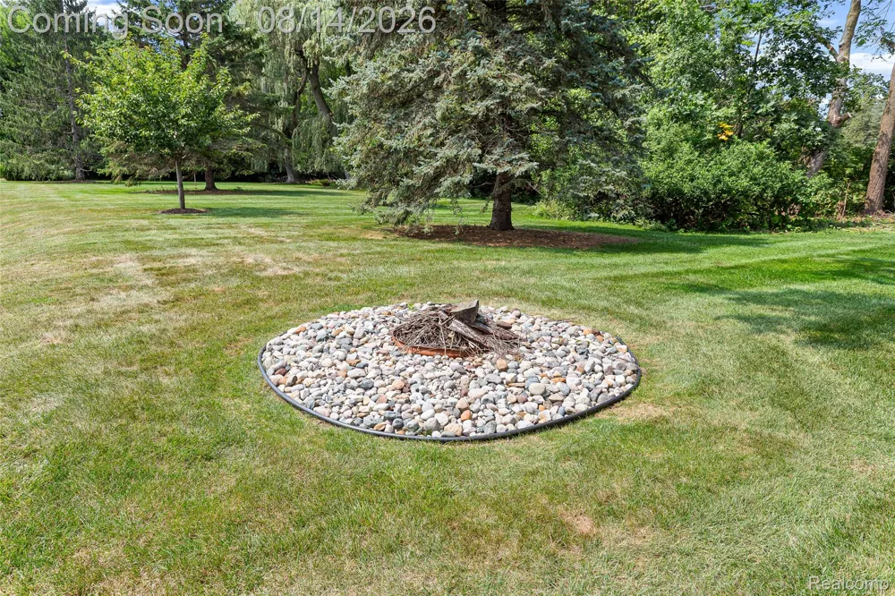 2926 Mount Hope Road #304 Meridian Charter Township, MI 48864