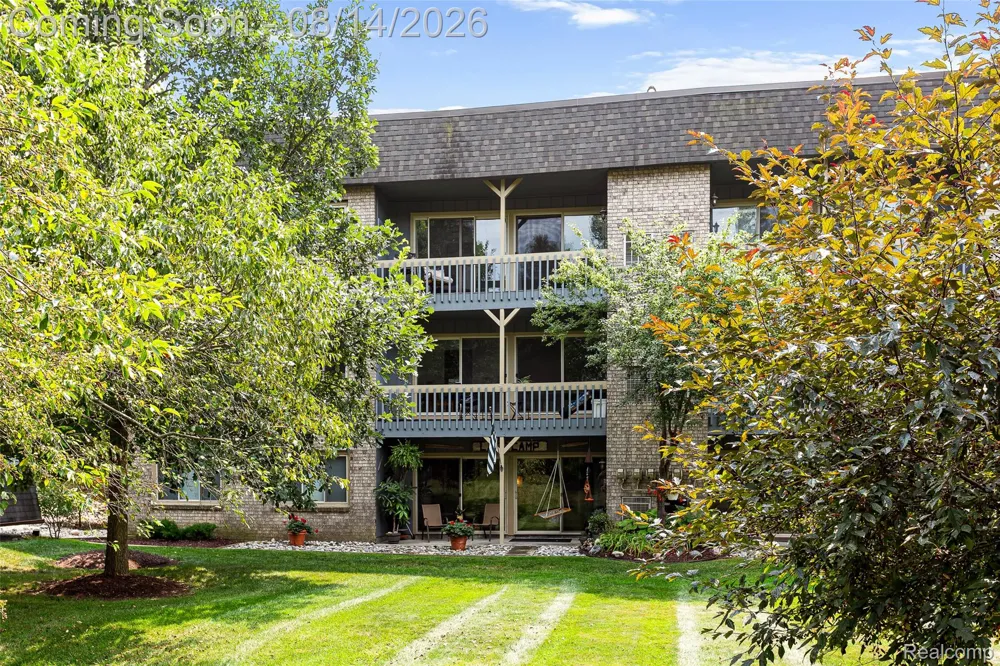 2926 Mount Hope Road #304 Meridian Charter Township, MI 48864