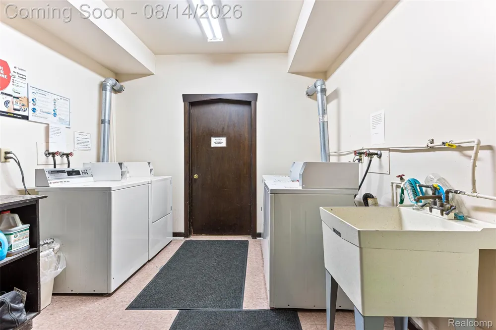 2926 Mount Hope Road #304 Meridian Charter Township, MI 48864