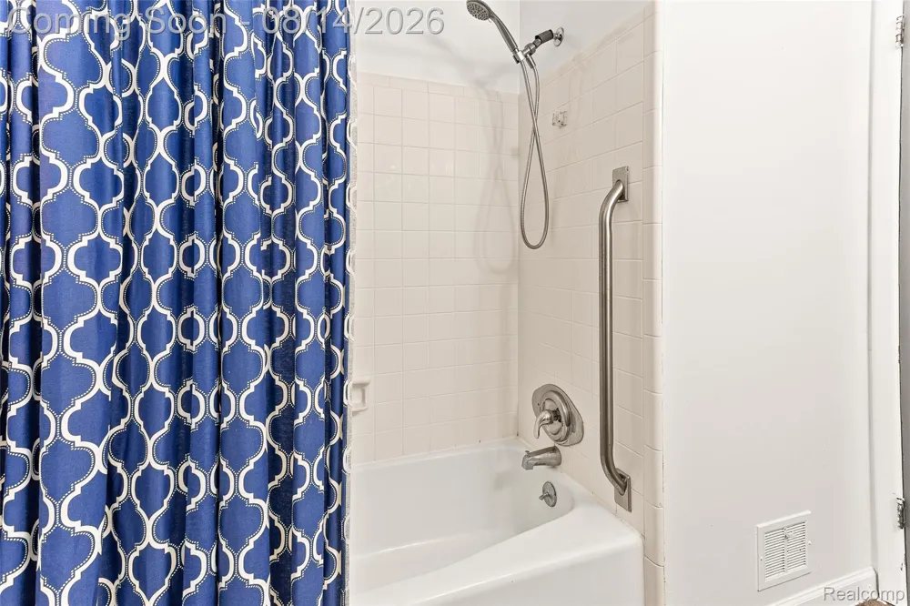 2926 Mount Hope Road #304 Meridian Charter Township, MI 48864