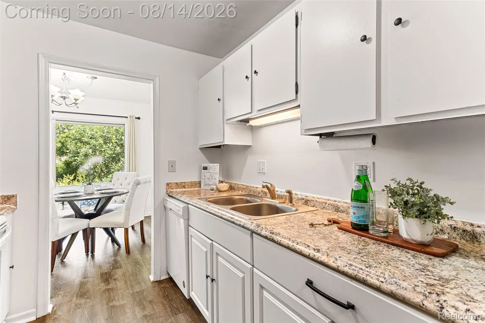 2926 Mount Hope Road #304 Meridian Charter Township, MI 48864
